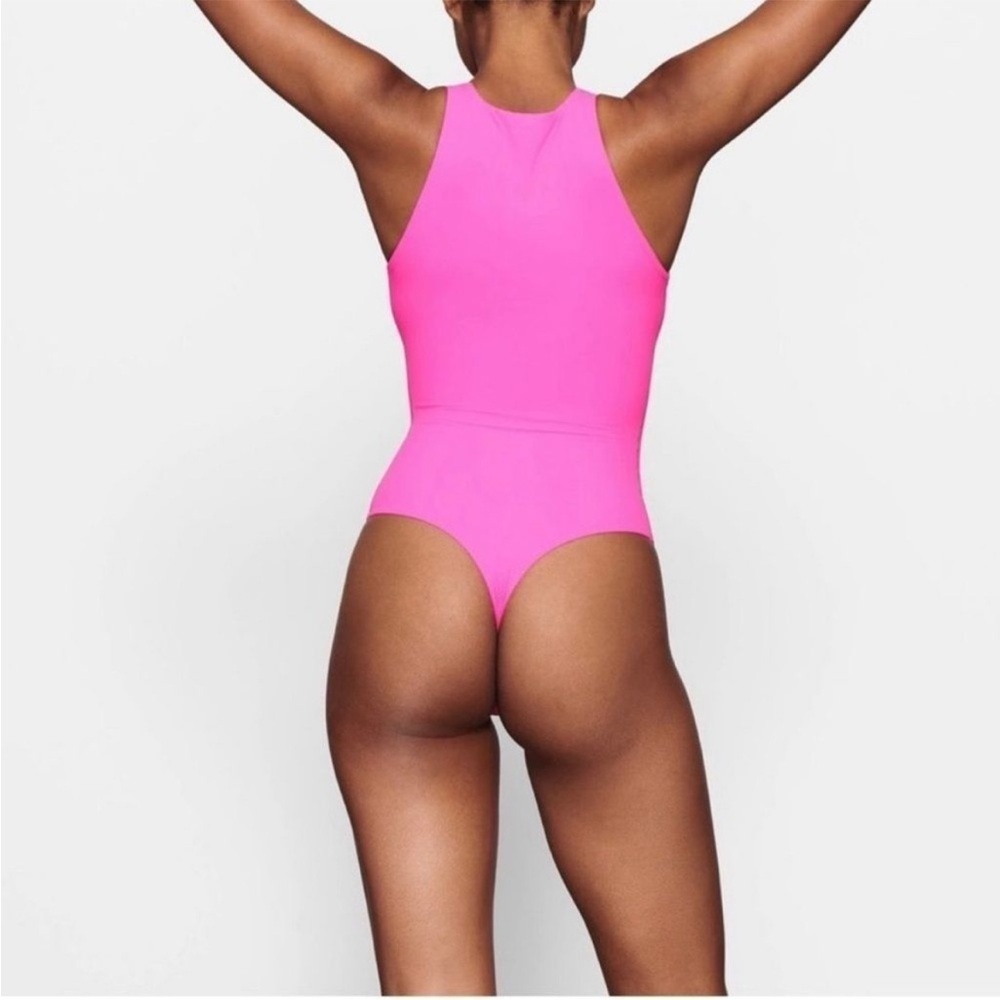 Skims Fits Everybody High Neck Bodysuit Size L in Neon Pink. - Picture 2 of 7